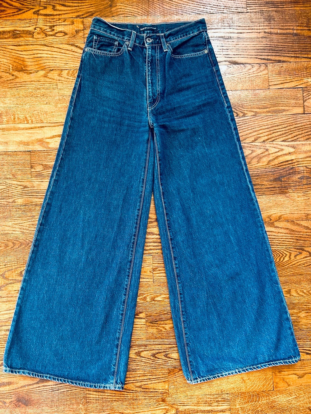 Levi's Wide Leg Flare Jeans in Dark Blue Denim